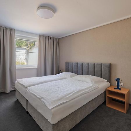 Hotel Taxis Bratislava - New Rooms Екстер'єр фото